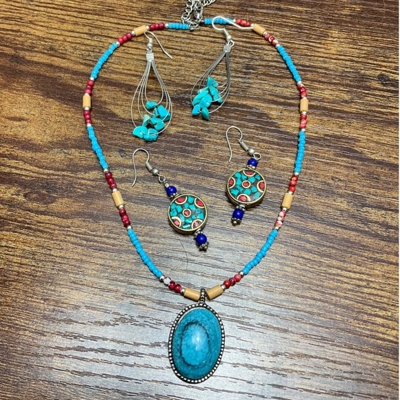 Vintage Turquoise Necklace Earrings Set Beaded Boho Jewelry - Picture 1 of 13